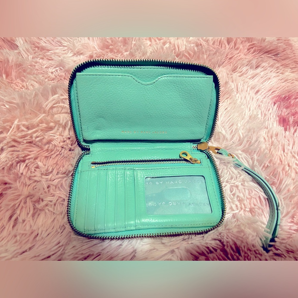 Marc Jacobs Wristlet - Picture 6 of 6